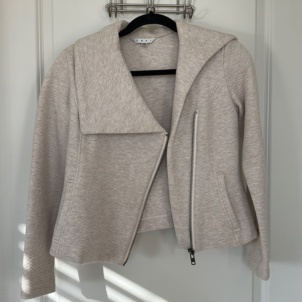 cabi, cream quilted jacket with asymmetrical zip, XS